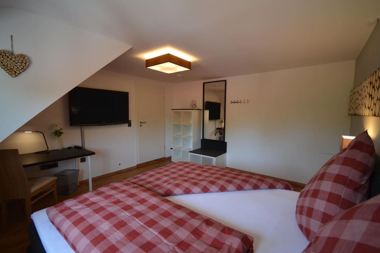 Apartment Keuerleber Holzmaden Esterno foto